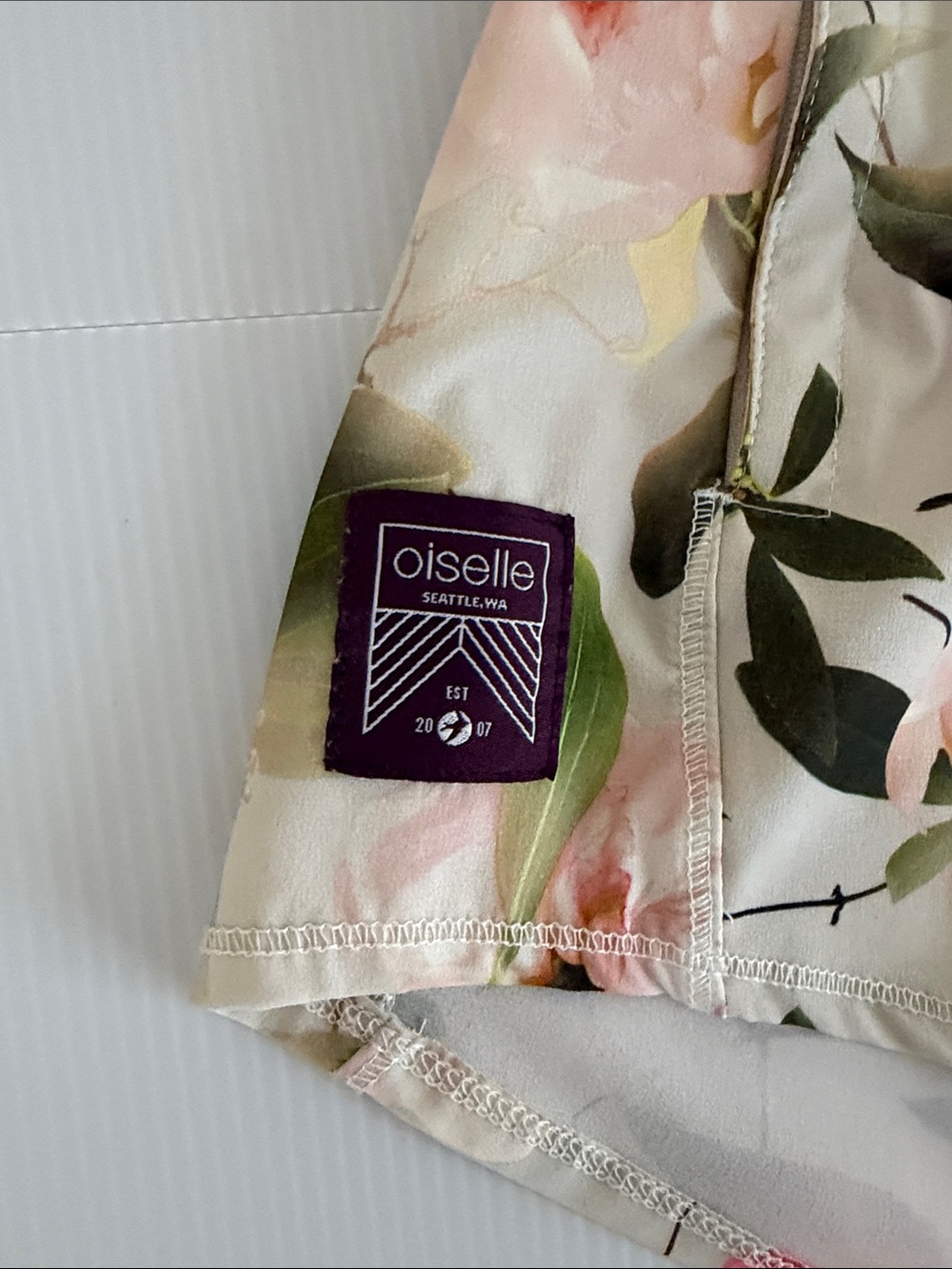 Oiselle Floral Running Shorts Women’s Size 8 Zippered Pocket Lined Shorts New - Picture 2 of 9